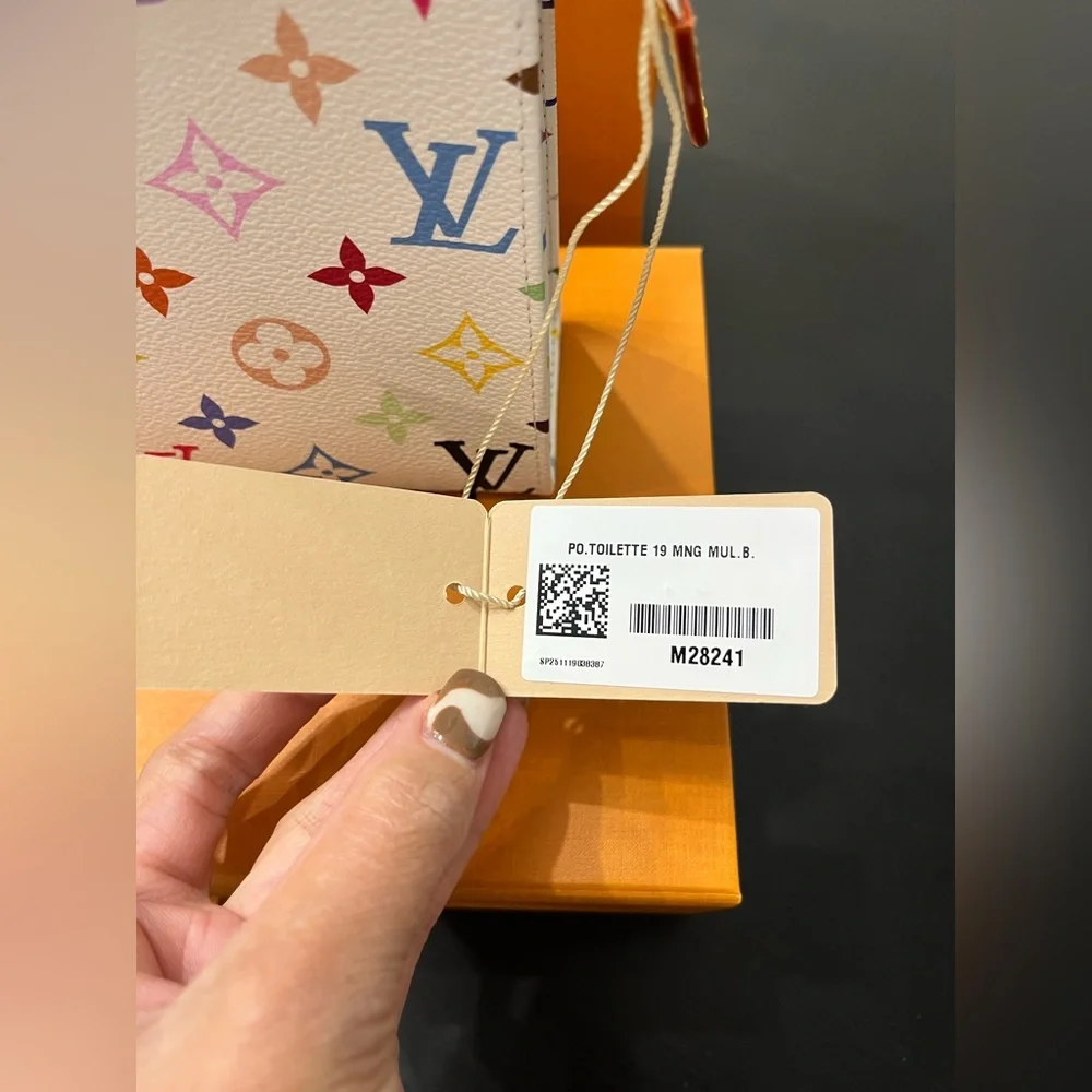 NEW 🩷 Louis Vuitton x Takashi Murakami White Multi Toiletry Pouch 19 *Limit Ed* - Picture 10 of 15